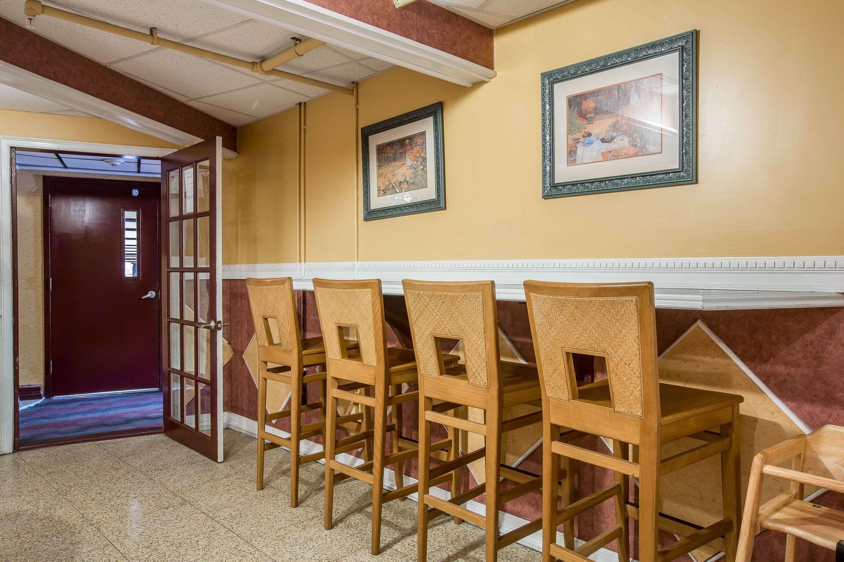 Econo Lodge Montpelier I-89 Exterior photo