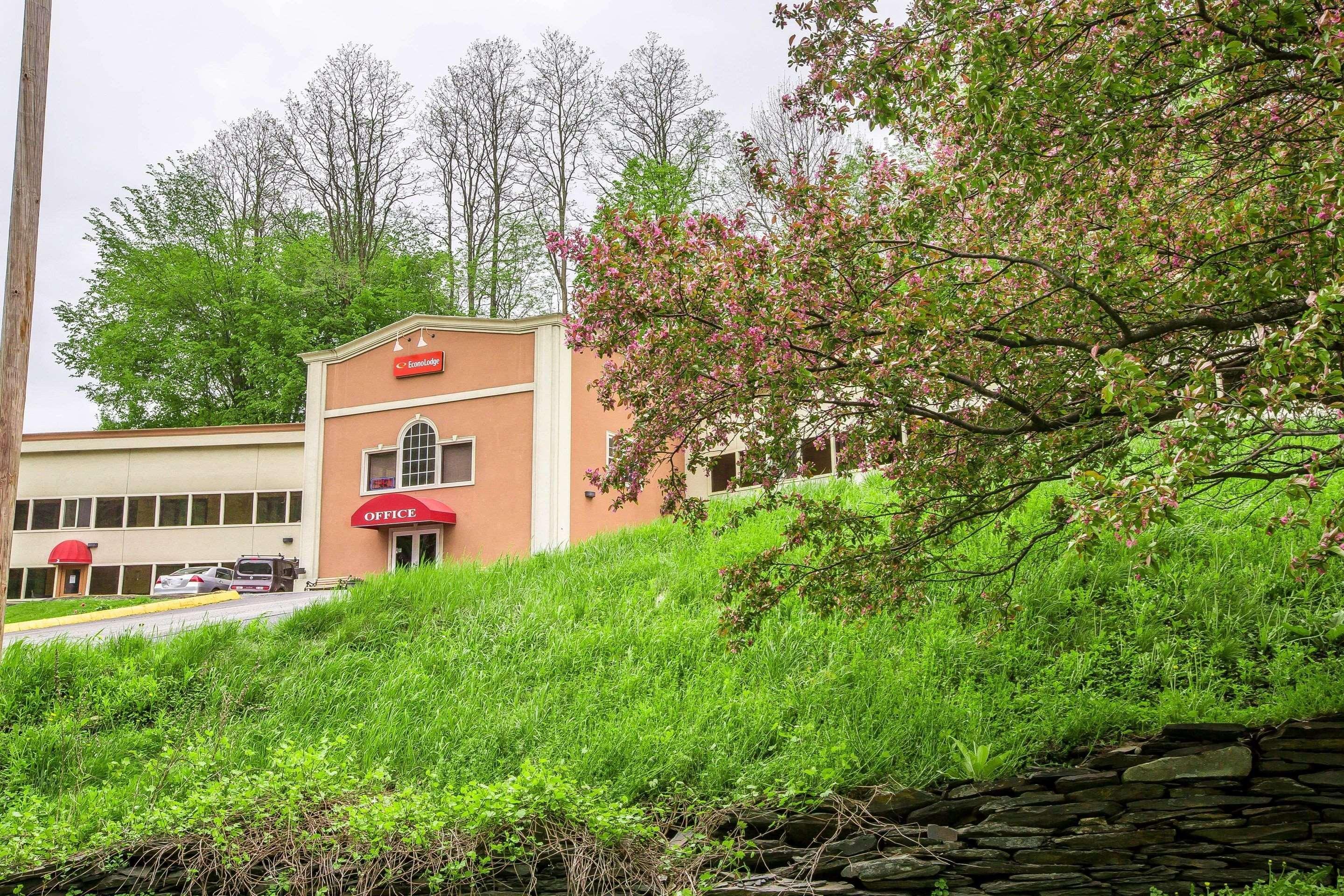 Econo Lodge Montpelier I-89 Exterior photo