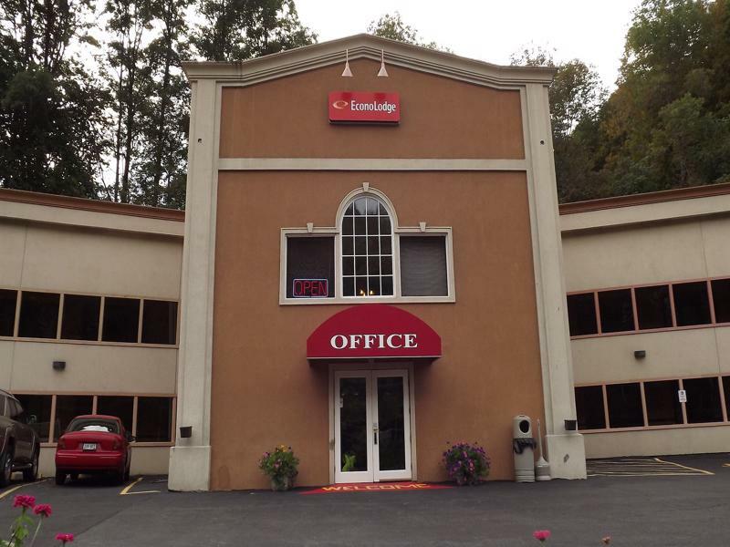 Econo Lodge Montpelier I-89 Exterior photo